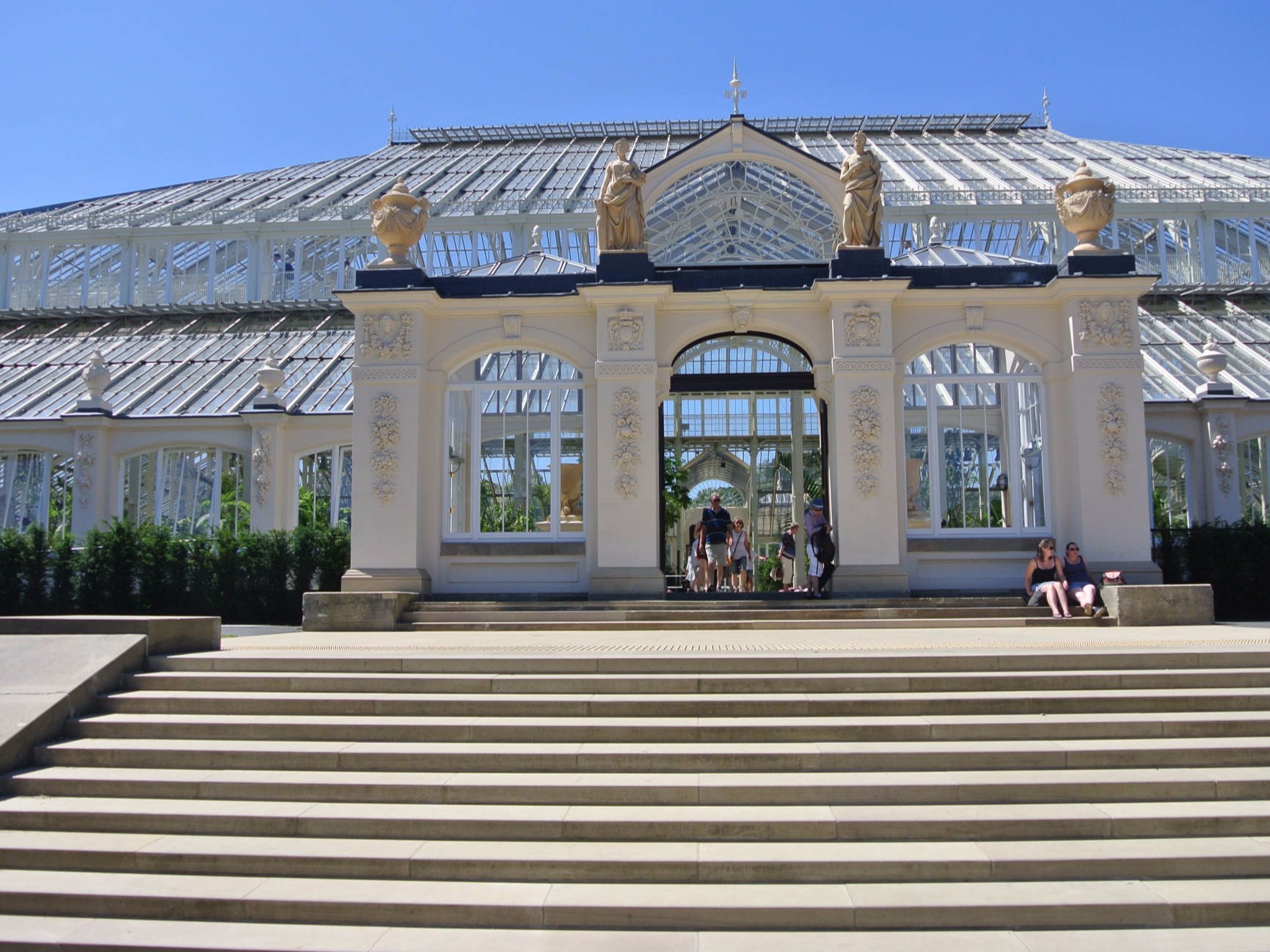 Royal Botanic Gardens, Kew  – photo by Juliamaud